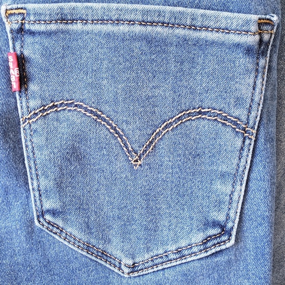 Levis 720 High-Rise Super Skinny Jeans - Picture 7 of 8